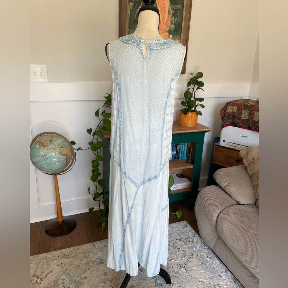 Expressions Chambray Denim Lightweight Rayon Dress Embroidery Waves Large - Picture 3 of 5